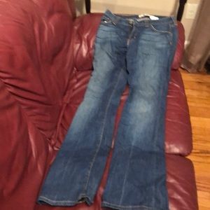 Gap low rise curvy low rise jean streach size 4